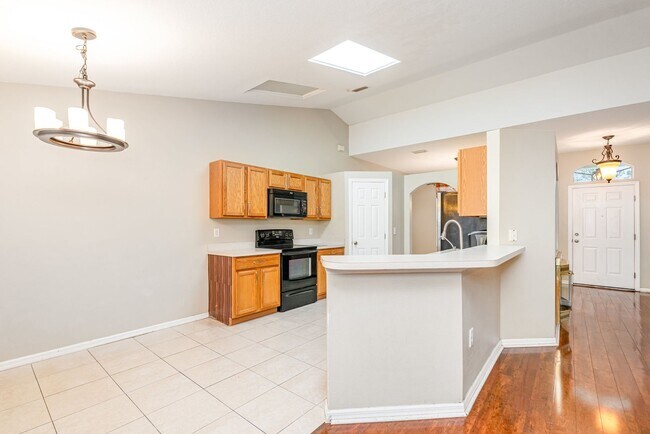 Building Photo - 1670 Waldrep St SE