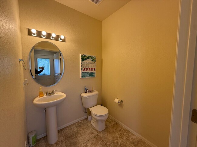 Building Photo - 3 Bed 3 Bath Townhome in Stetson Hills – Prime Location Near Powers Corridor!