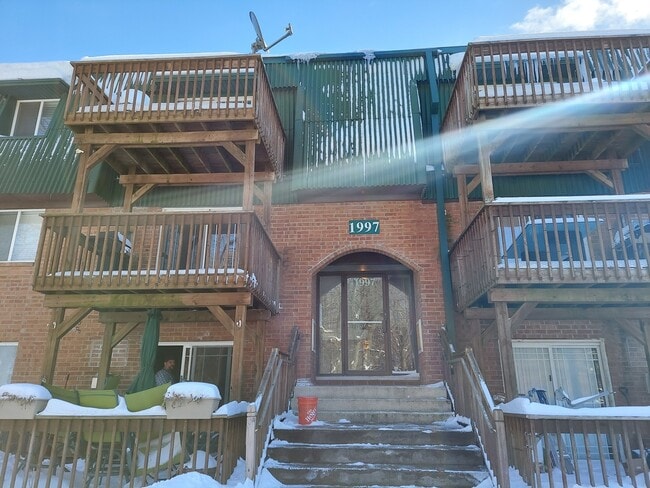 Building Photo - 1997 Tall Oaks Dr