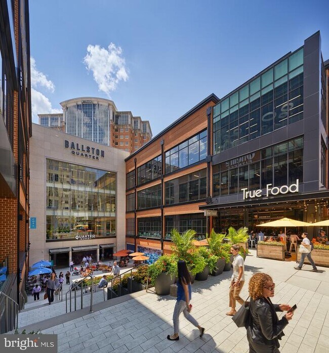 Building Photo - 1227 N Utah St