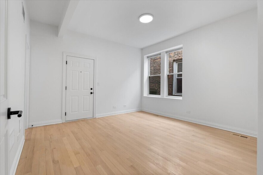 Building Photo - 2649 W Thomas St