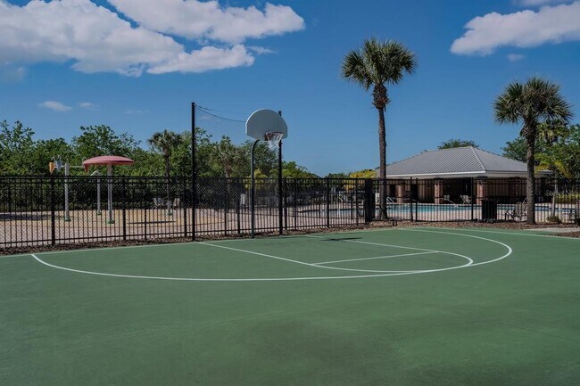 Building Photo - 9136 Hillcroft Dr