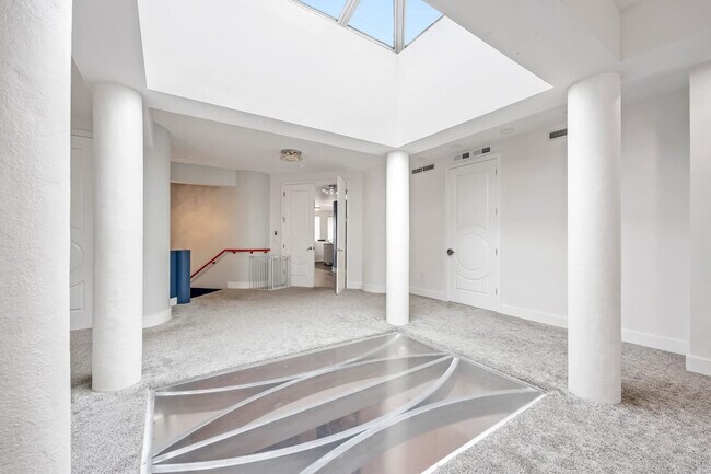 Building Photo - 873 S Atlantic Ave