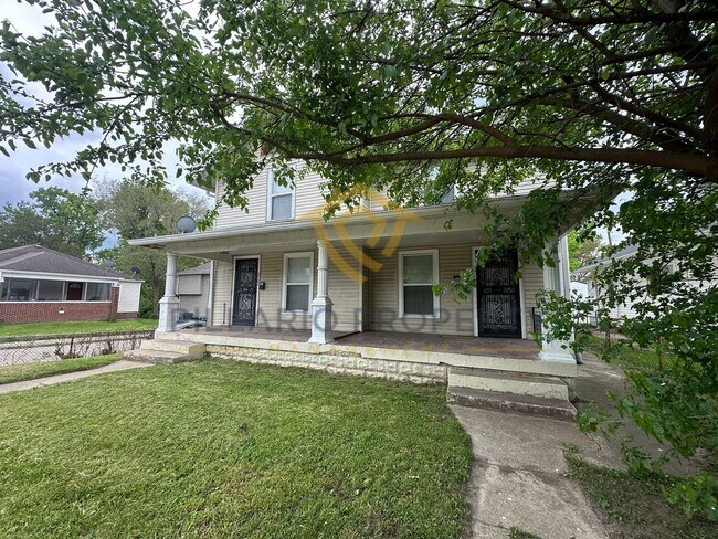 Building Photo - 2704-2704 Highland Pl