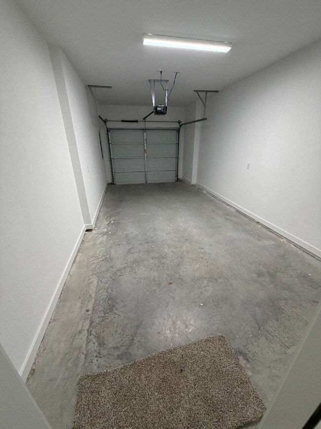 Building Photo - Fabulous 2 story 3 bedroom Tarleton Crossing townhome!