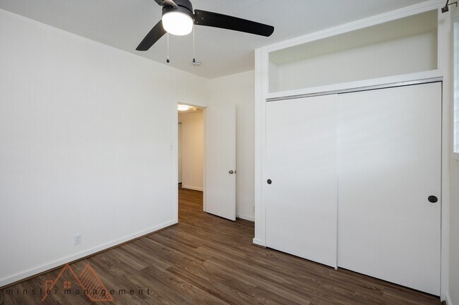 Building Photo - 2133 Metcalf St