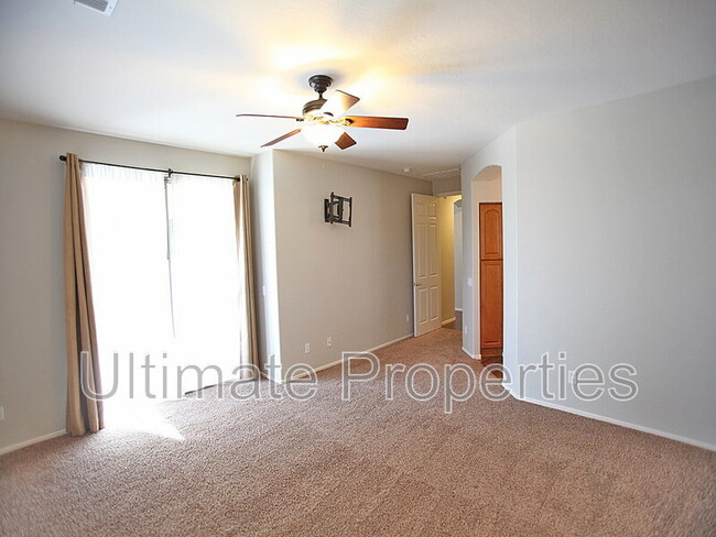 Building Photo - 8711 W Bajada Rd