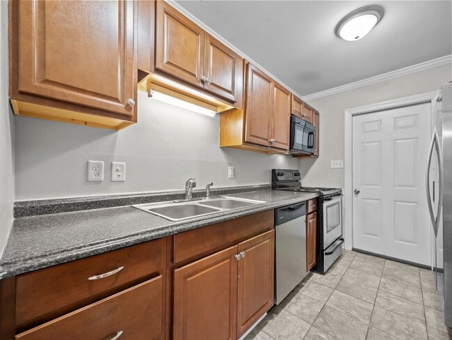 Building Photo - Welcome to Branchwood Townhouse!