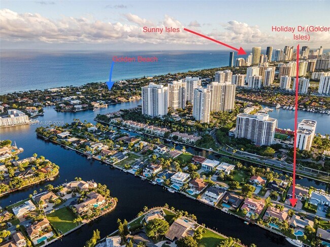 Building Photo - 493 Holiday Dr