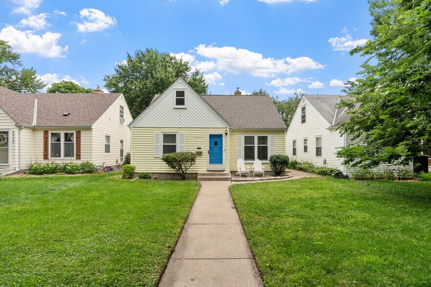 Primary Photo - 5437 25th Ave S