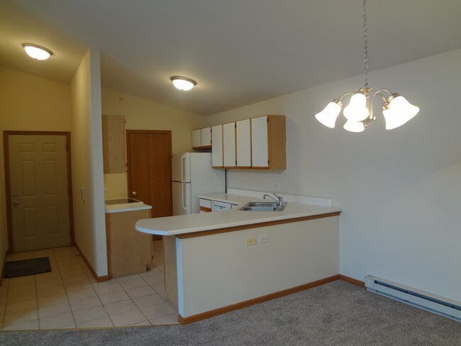 Building Photo - 1412 W Clear Water Cir
