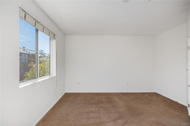 Building Photo - Condo With Luxury Amenities