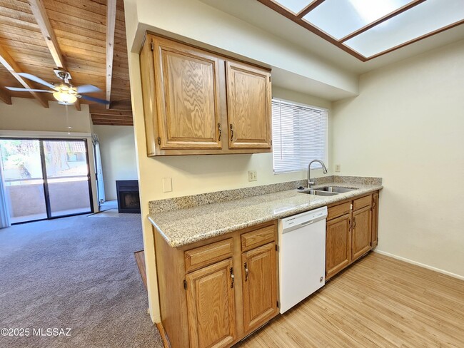 Building Photo - 5750 N Camino Esplendora