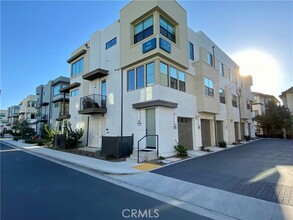 Building Photo - 11050 Verve Dr