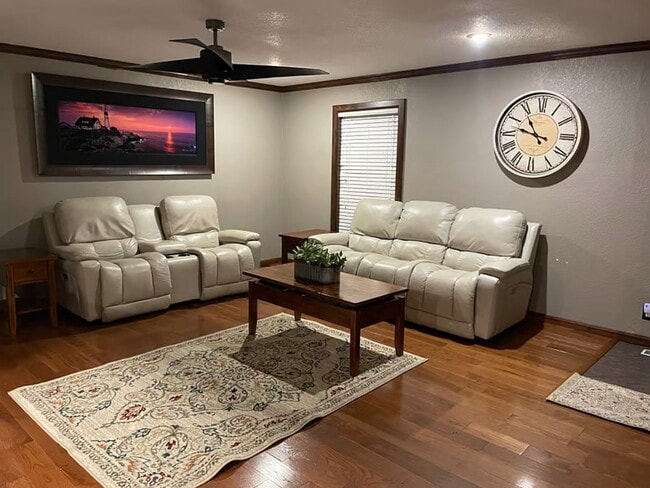 Building Photo - 3 bedroom 2 bath in Rogers, ALL UTILITIES ...