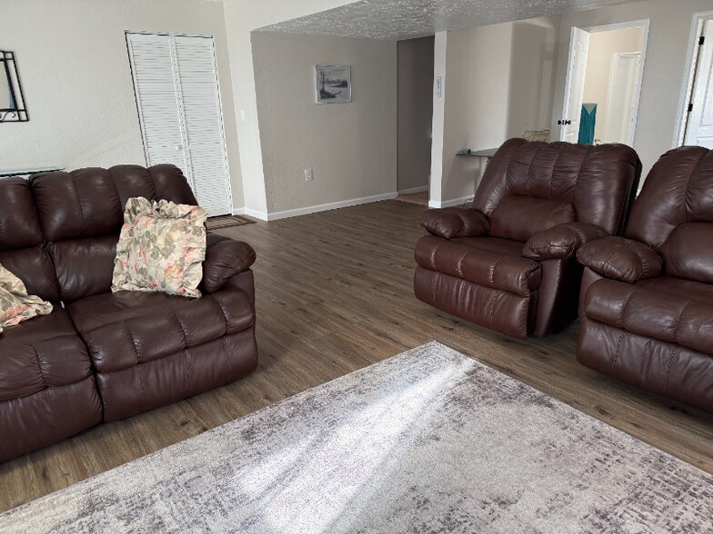 Building Photo - 4410 Windmill Creek Way