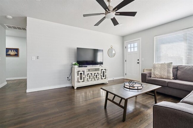 Building Photo - 4104 NW 59th St