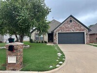 Building Photo - 15713 Traditions Blvd