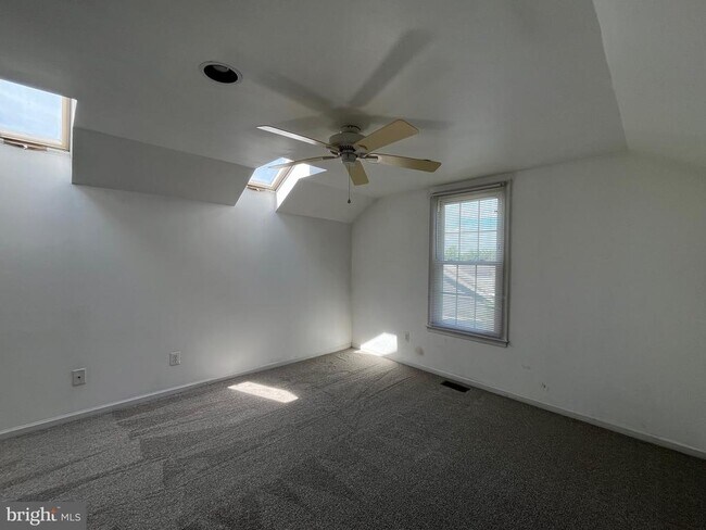 Building Photo - 865 Durant Ct