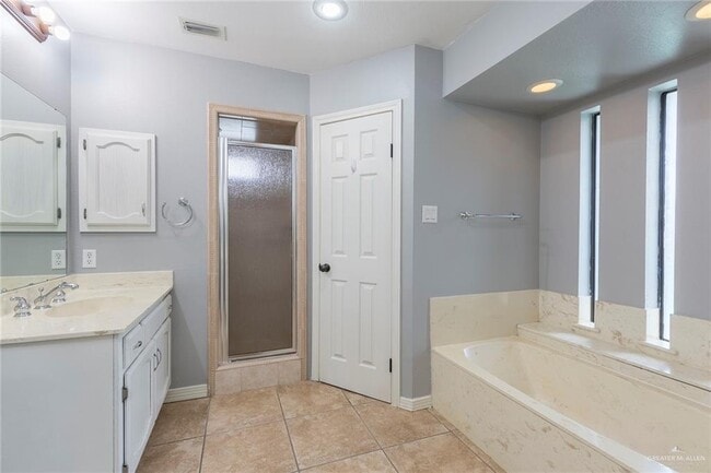 Building Photo - 18 S Cynthia St