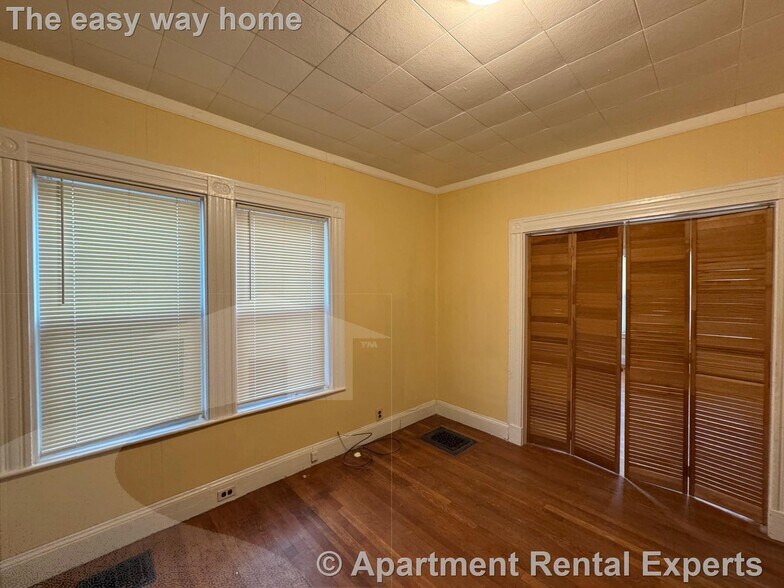 Building Photo - 32 Claremon St