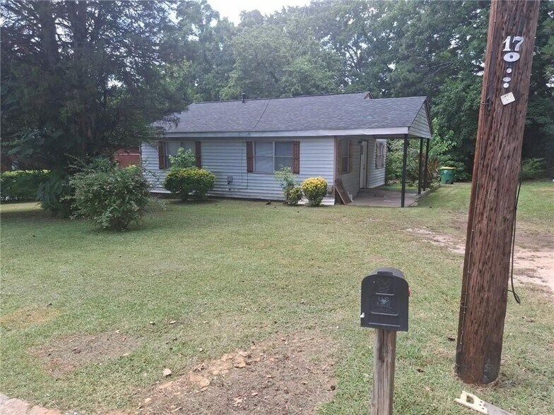 Building Photo - 5253 Brookdale Dr