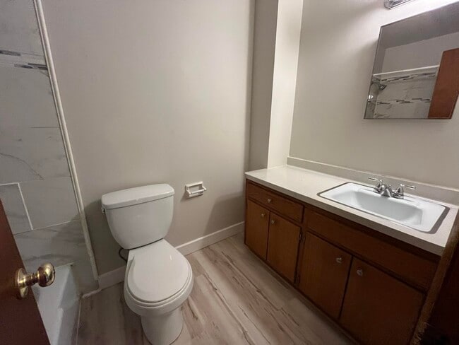 Building Photo - 8142 W Howard Ave