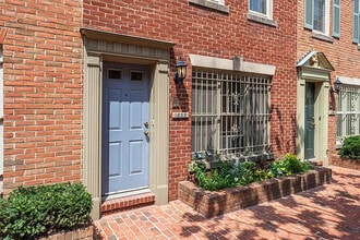 Building Photo - 1688 Euclid St NW