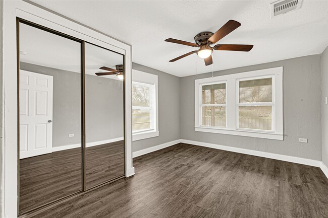 Building Photo - 6218 Woodrow St