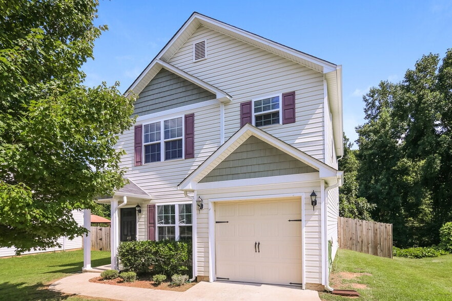 Primary Photo - 417 Randolph Dr