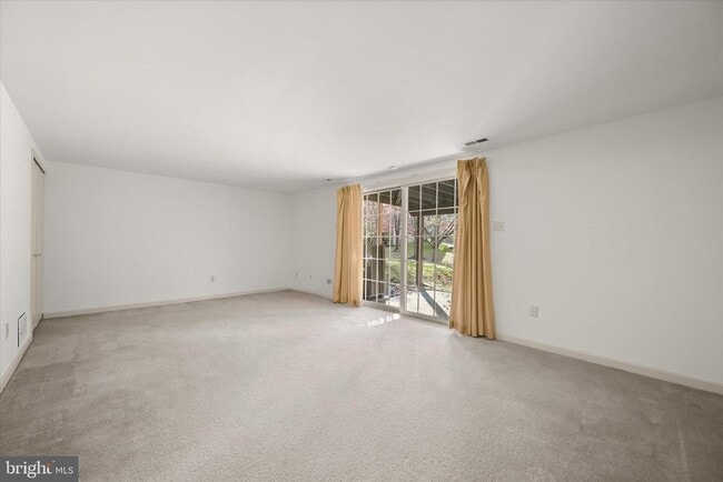 Building Photo - 20 Tenby Ct