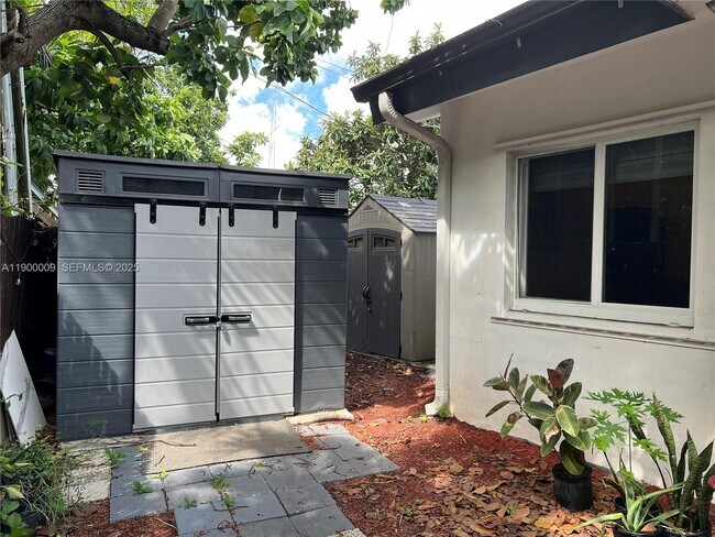 Building Photo - 10220 SW 160th St