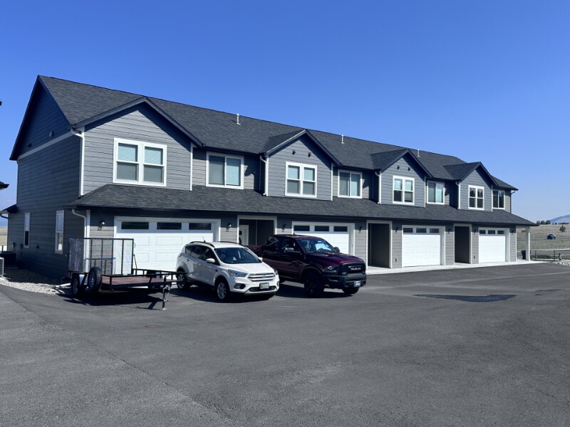 Building Photo - 2296 Deerfield Ln