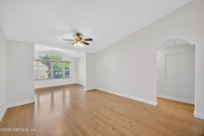 Building Photo - 13810 Sutton Park Dr N