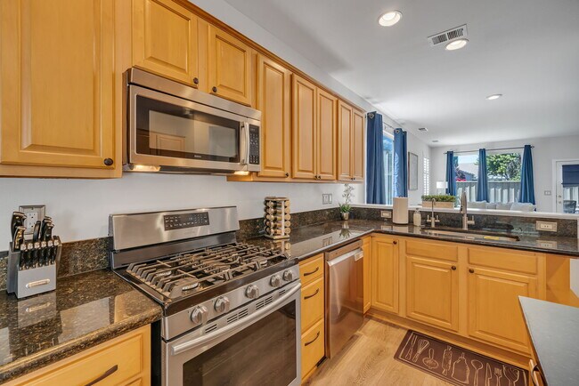 Building Photo - 10459 Summershade Ln