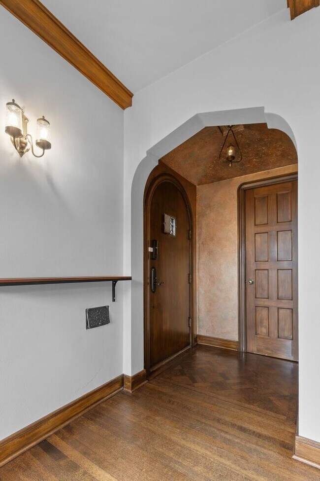 Building Photo - Stunning Air Conditioned 1931 Tudor in Coveted Admiral w/ Views