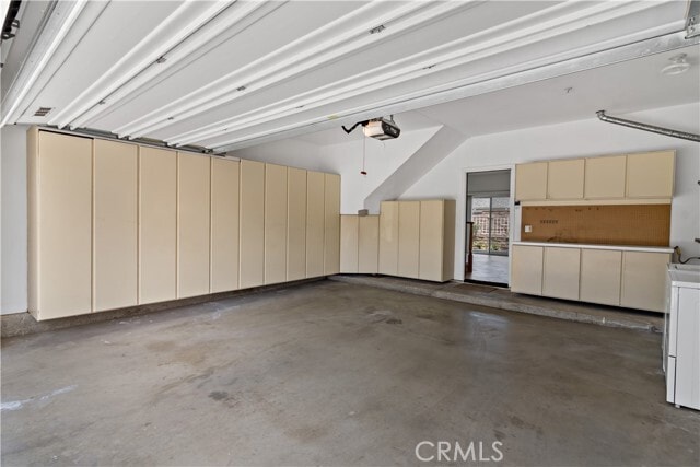 Building Photo - 1210 N Sunflower Ave