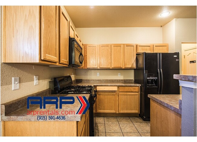 Building Photo - EASY ACCESS TO FORT BLISS