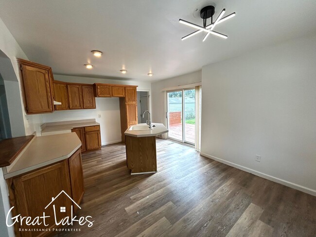 Building Photo - 21565 Blackmar Ave
