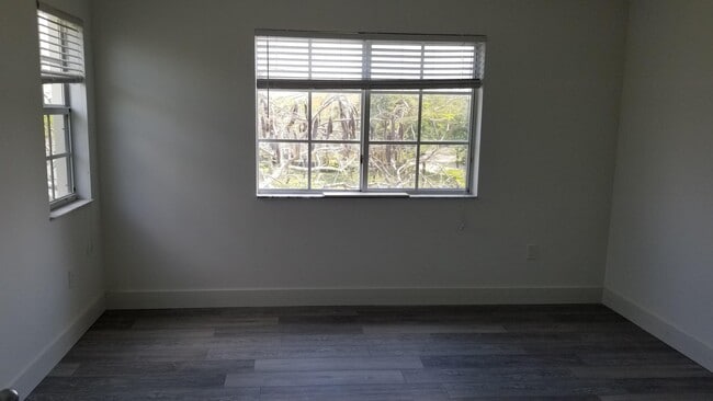 Building Photo - 2201 W Preserve Way