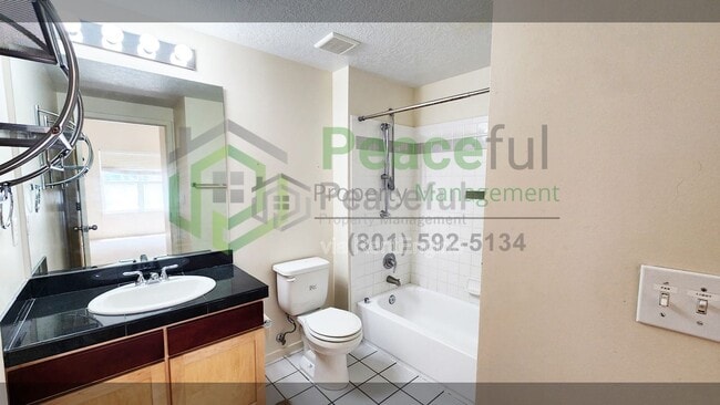 Building Photo - 4340 S Highland Dr