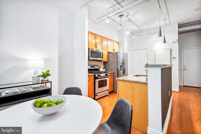 Building Photo - 2020 12th St NW
