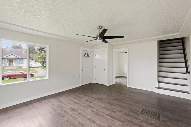 Primary Photo - Newly Renovated 3-Bedroom Home in North Po...