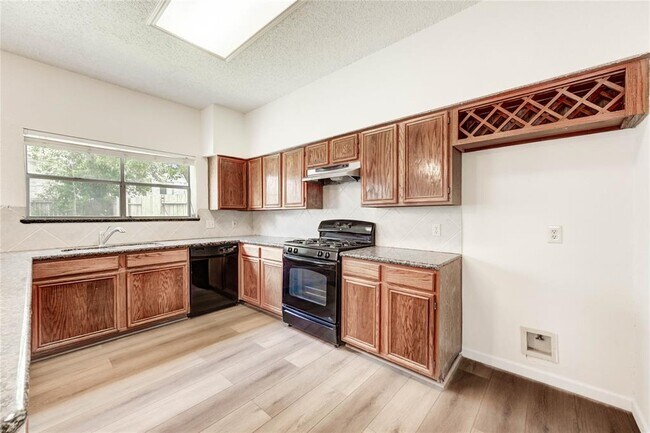 Building Photo - 2338 Bent River Dr