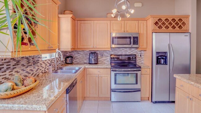 Building Photo - 1701 SE 17th Ave