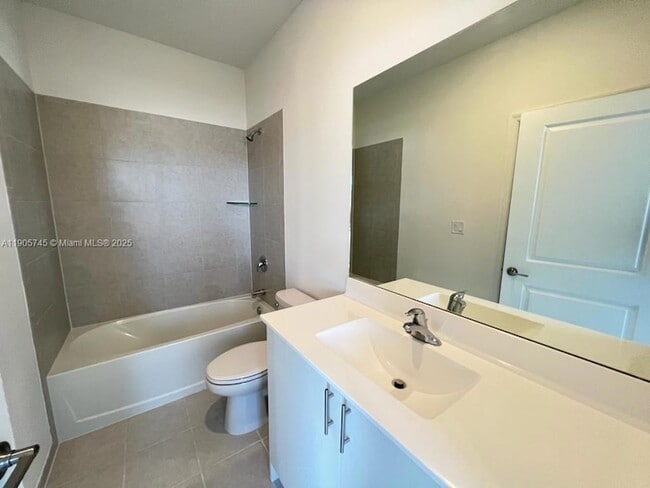 Building Photo - 28610 SW 133rd Ct