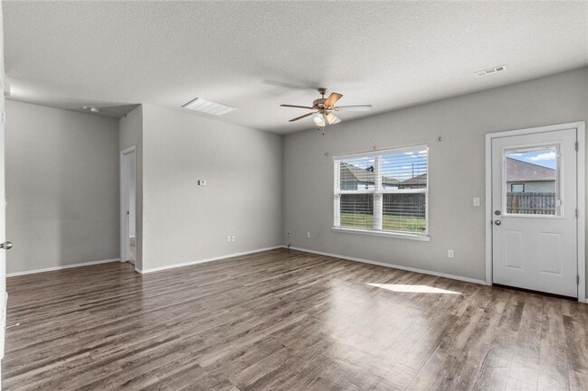 Building Photo - 2503 Hickory Wood Ave