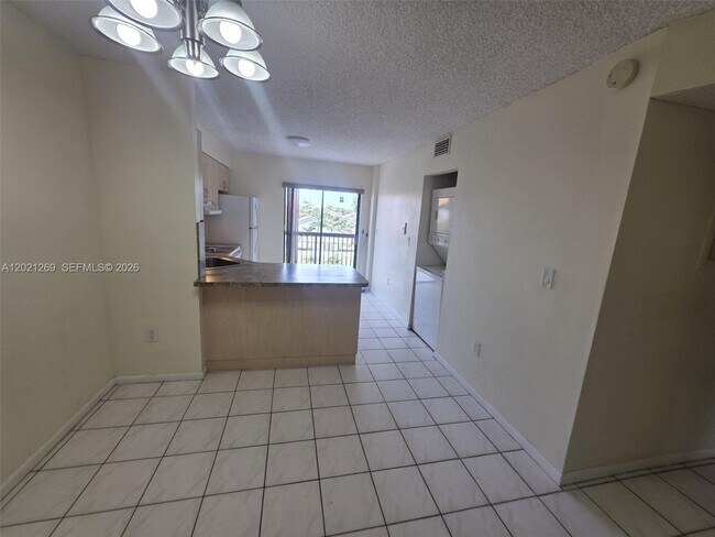 Building Photo - 5560 W 21st Ct