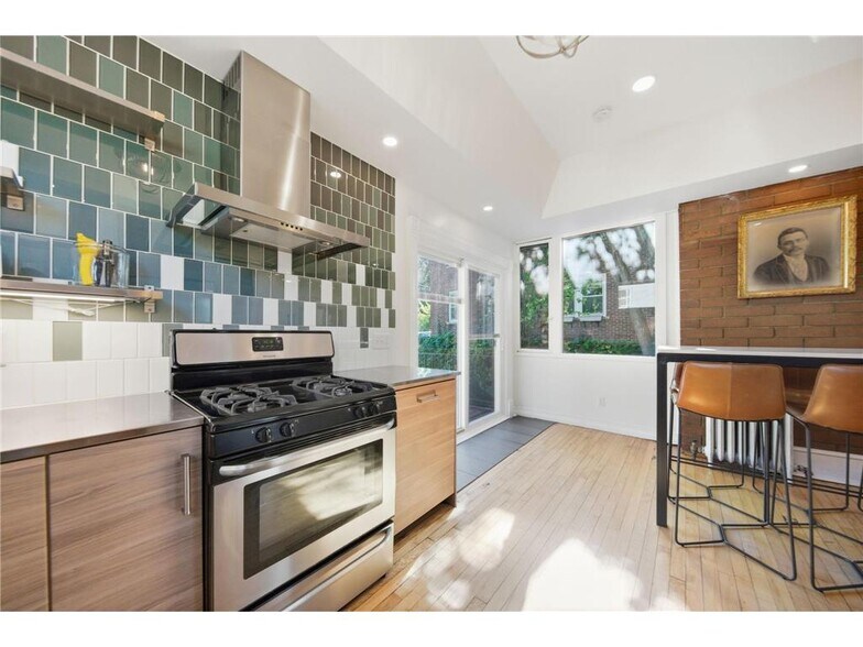 Building Photo - 2701 DuPont Ave S