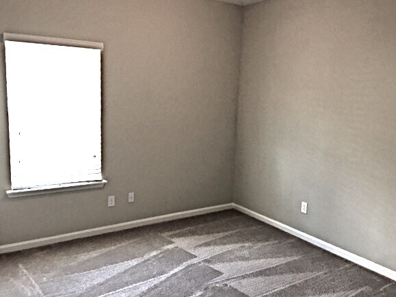 Building Photo - 144 Athens Dr